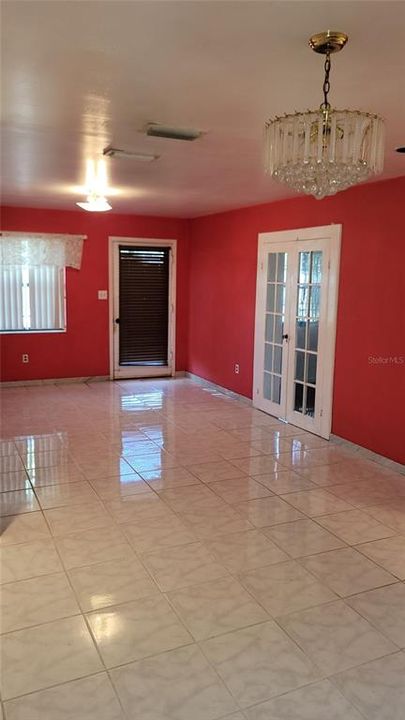 待售: $385,000 (3 贝兹, 2 浴室, 2400 平方英尺)