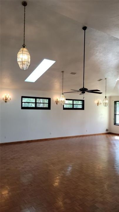 待售: $385,000 (3 贝兹, 2 浴室, 2400 平方英尺)