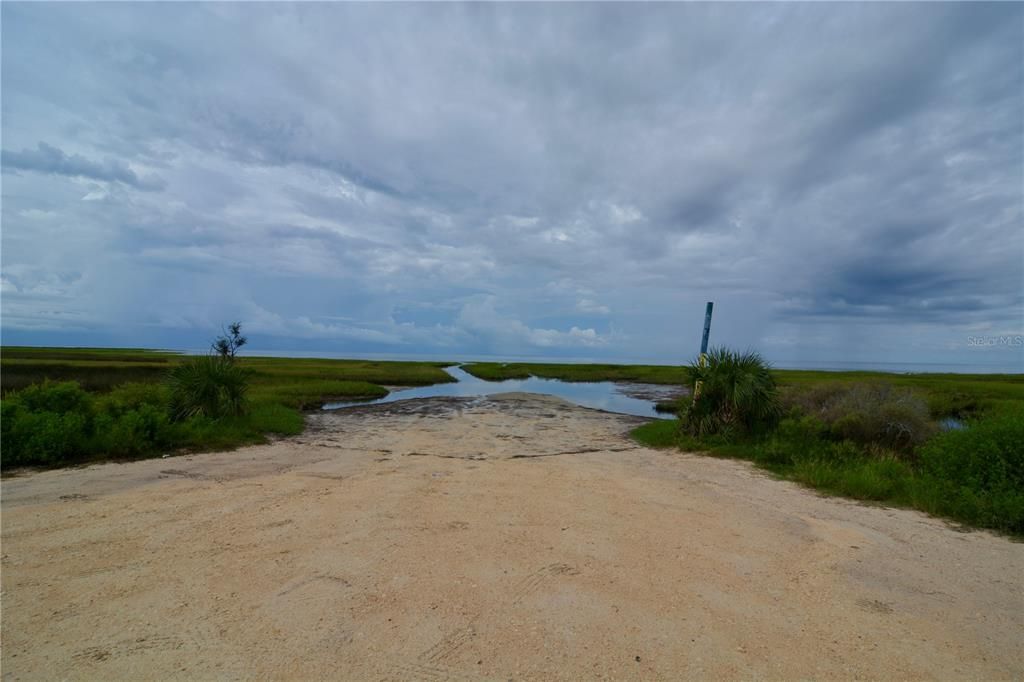 待售: $295,000 (94.55 acres)