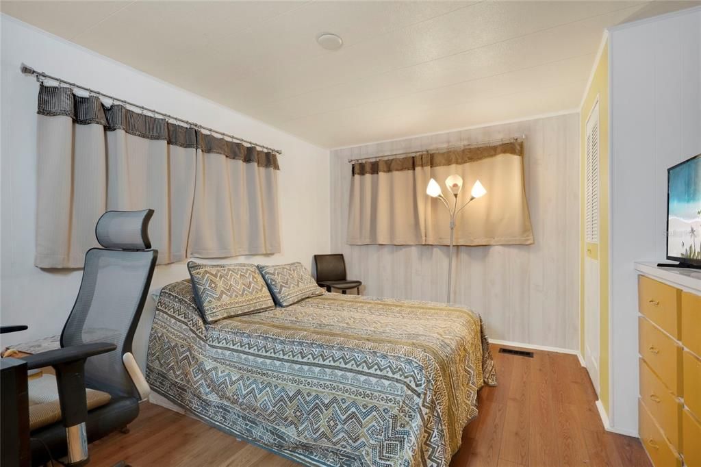 На продажу: $120,000 (2 спален, 2 ванн, 780 Квадратных фут)