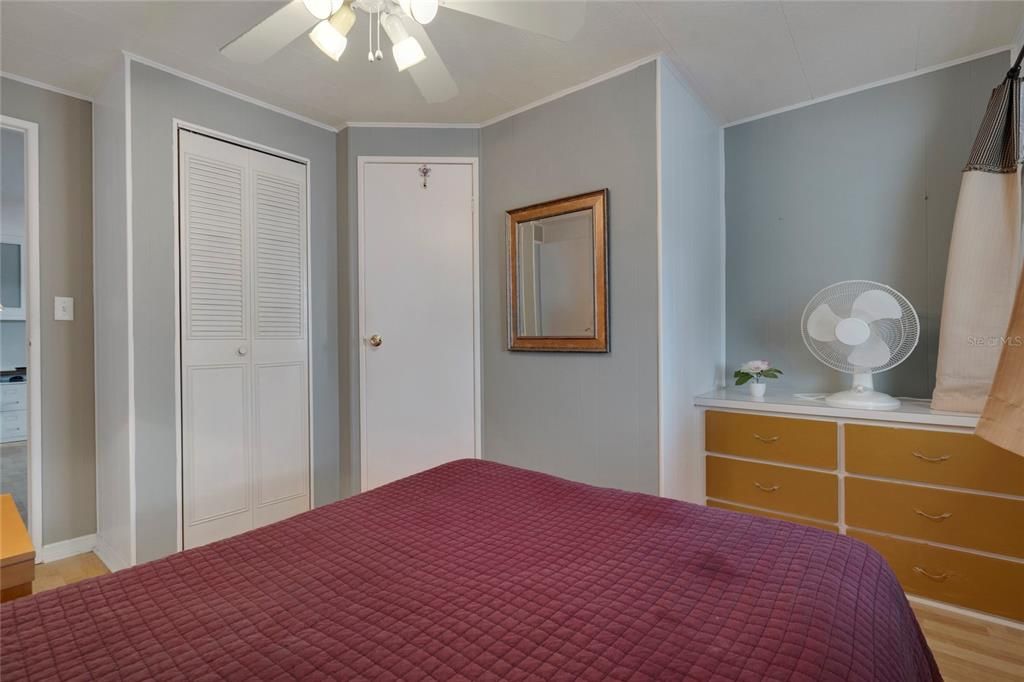 На продажу: $120,000 (2 спален, 2 ванн, 780 Квадратных фут)