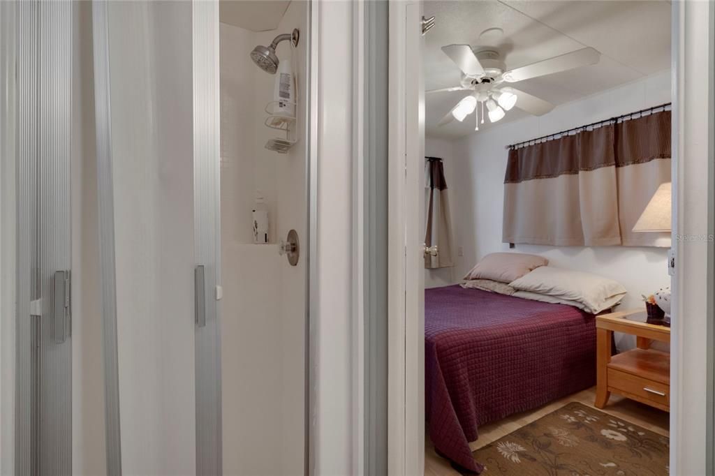 На продажу: $120,000 (2 спален, 2 ванн, 780 Квадратных фут)