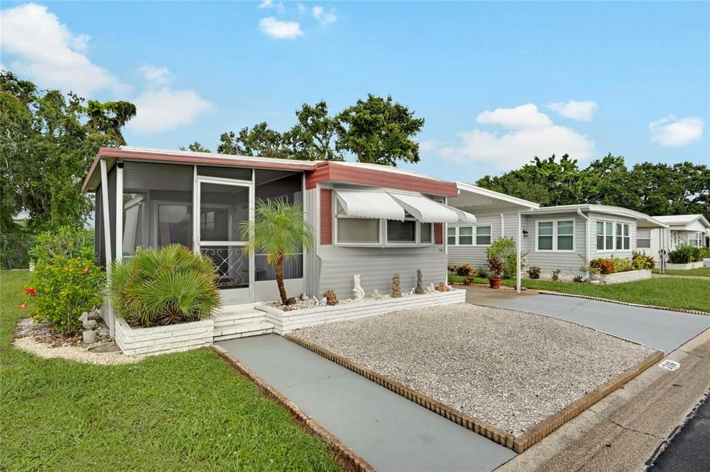 На продажу: $120,000 (2 спален, 2 ванн, 780 Квадратных фут)