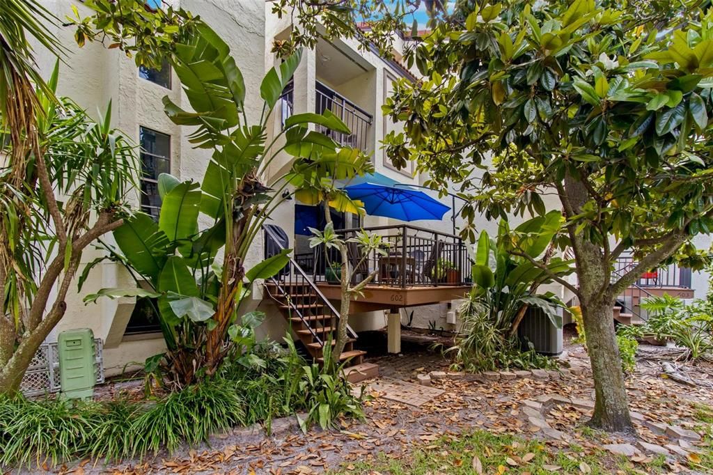 Active With Contract: $529,999 (2 beds, 2 baths, 1728 Square Feet)