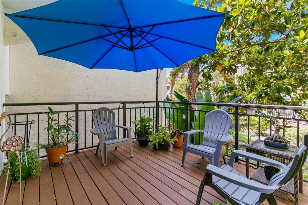 Active With Contract: $529,999 (2 beds, 2 baths, 1728 Square Feet)