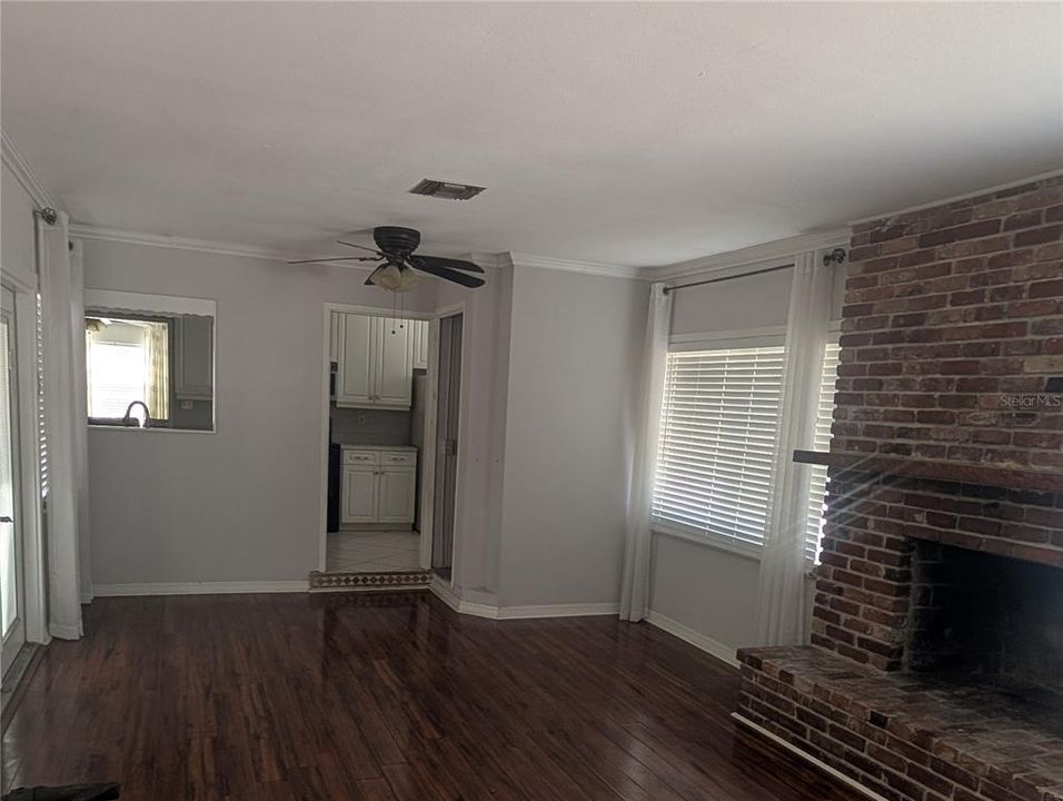 Active With Contract: $230,000 (2 beds, 2 baths, 1205 Square Feet)