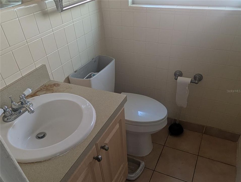 Active With Contract: $230,000 (2 beds, 2 baths, 1205 Square Feet)