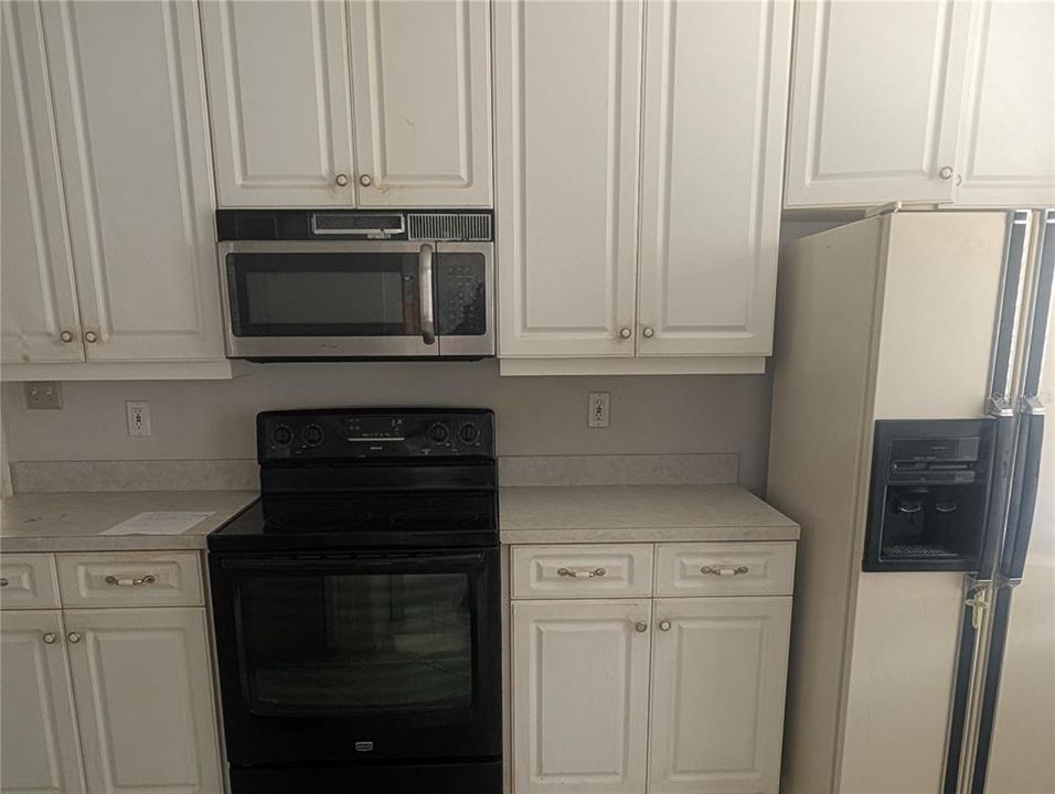 Active With Contract: $230,000 (2 beds, 2 baths, 1205 Square Feet)