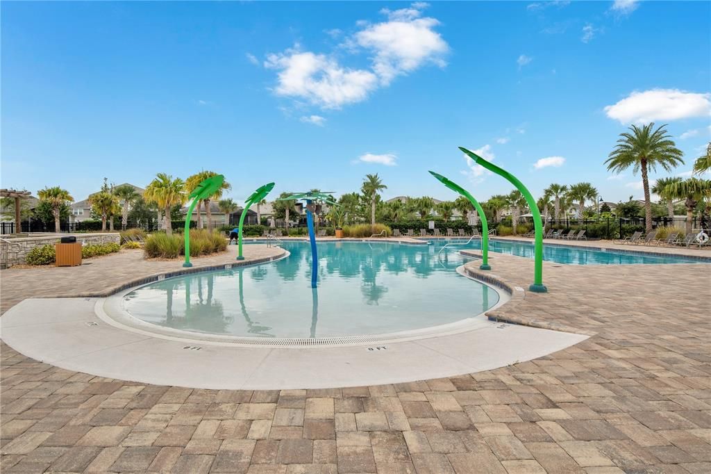 合同活跃: $779,000 (5 贝兹, 3 浴室, 3956 平方英尺)