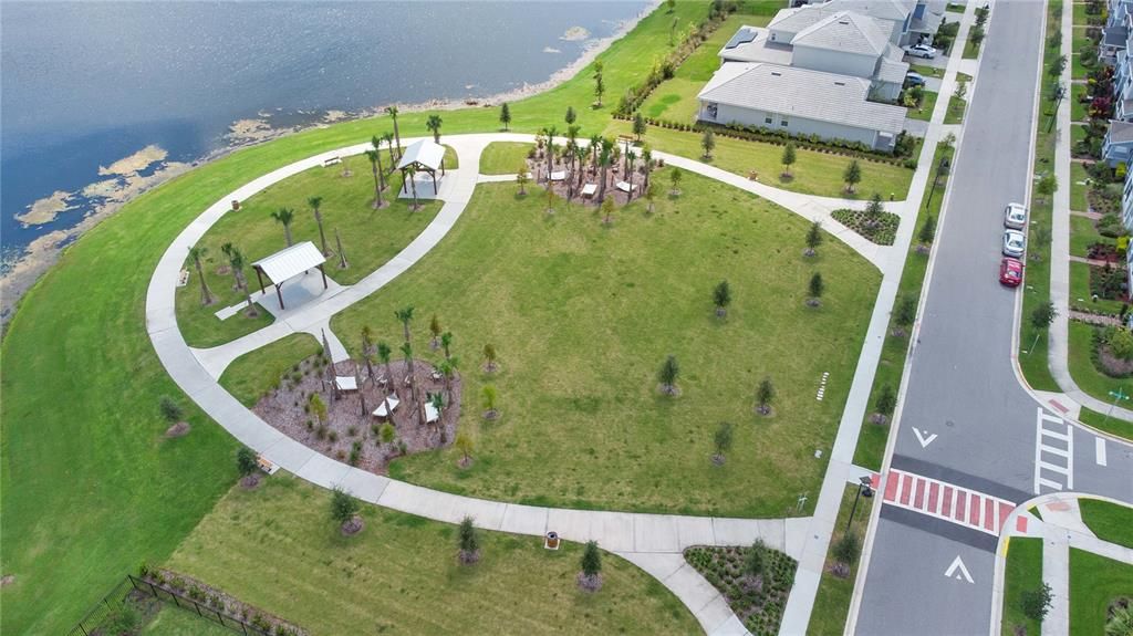 合同活跃: $779,000 (5 贝兹, 3 浴室, 3956 平方英尺)