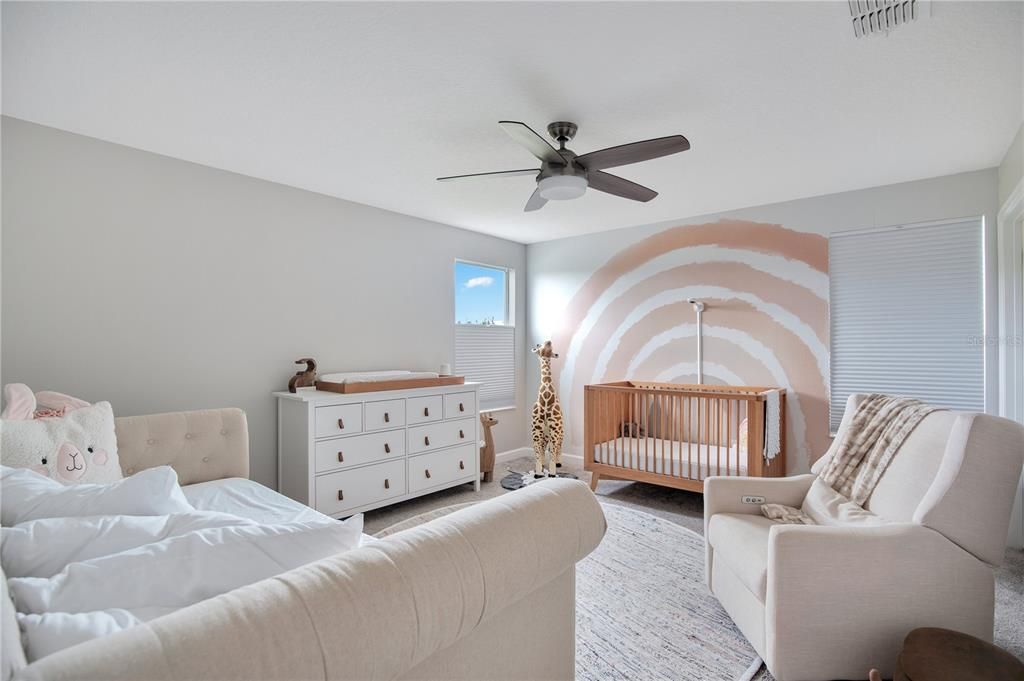 合同活跃: $779,000 (5 贝兹, 3 浴室, 3956 平方英尺)