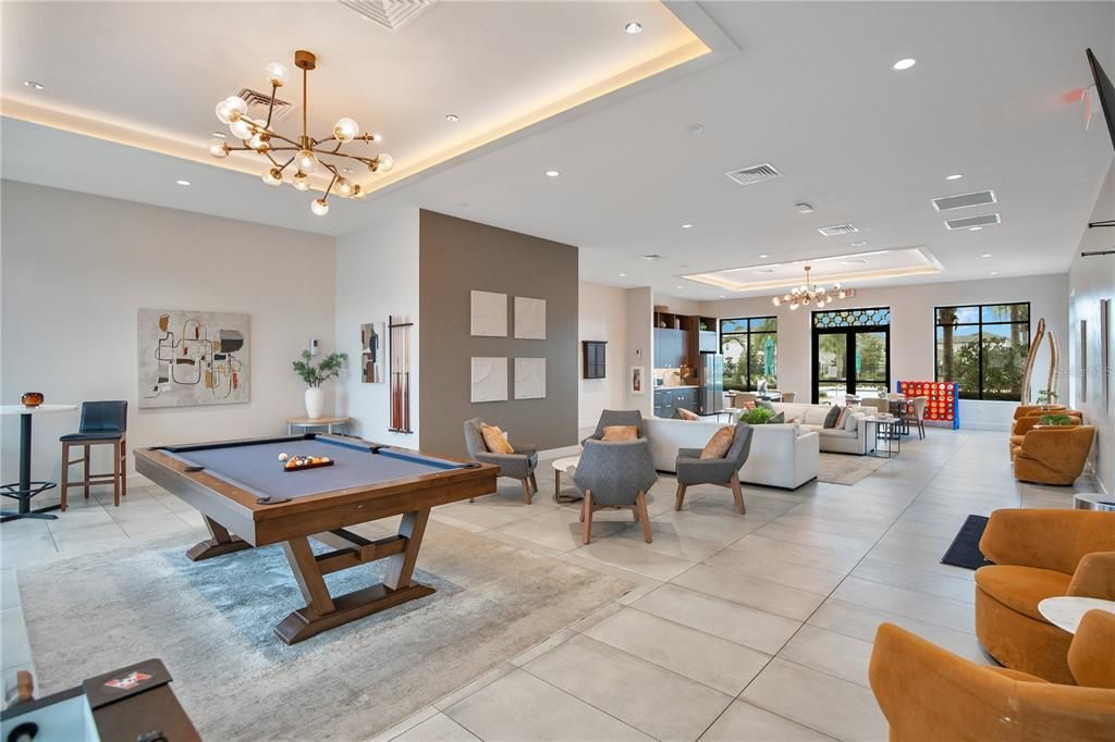 合同活跃: $779,000 (5 贝兹, 3 浴室, 3956 平方英尺)