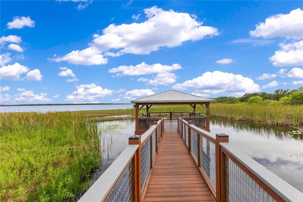 合同活跃: $779,000 (5 贝兹, 3 浴室, 3956 平方英尺)