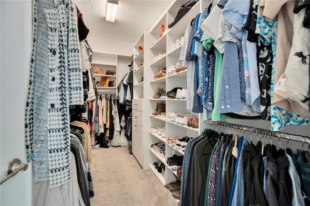 合同活跃: $779,000 (5 贝兹, 3 浴室, 3956 平方英尺)