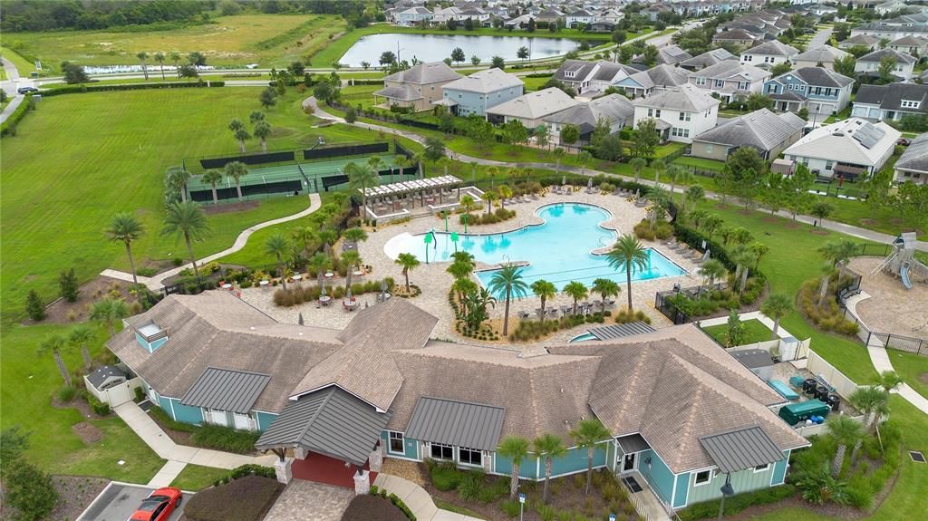 合同活跃: $779,000 (5 贝兹, 3 浴室, 3956 平方英尺)