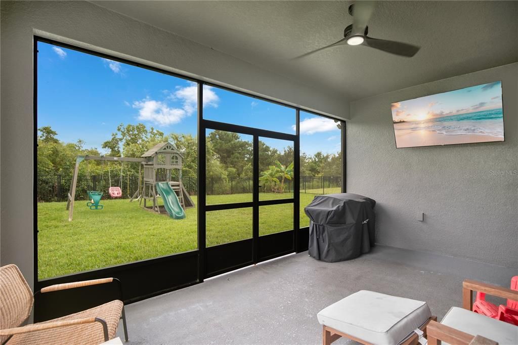 合同活跃: $779,000 (5 贝兹, 3 浴室, 3956 平方英尺)