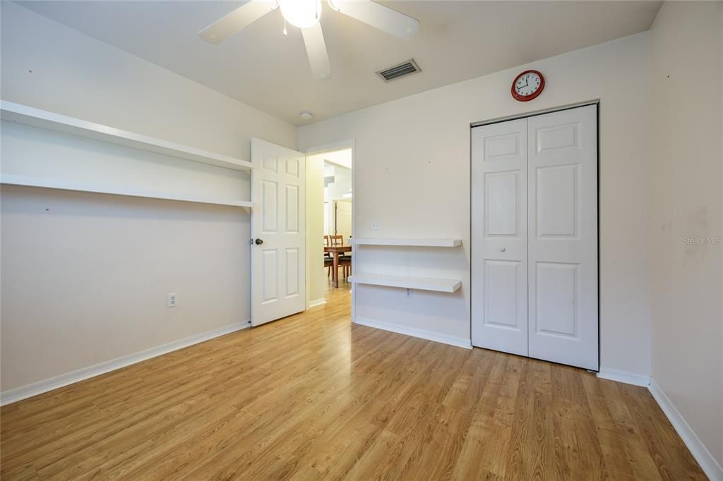 合同活跃: $349,900 (3 贝兹, 2 浴室, 1492 平方英尺)