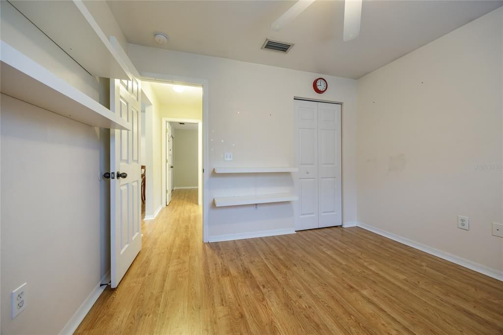 合同活跃: $349,900 (3 贝兹, 2 浴室, 1492 平方英尺)