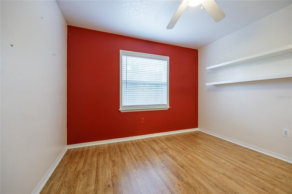 合同活跃: $349,900 (3 贝兹, 2 浴室, 1492 平方英尺)