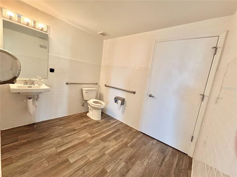 待售: $104,500 (0 贝兹, 0 浴室, 4193 平方英尺)