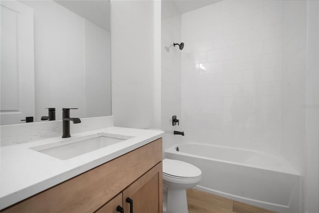 待售: $499,850 (3 贝兹, 3 浴室, 2046 平方英尺)