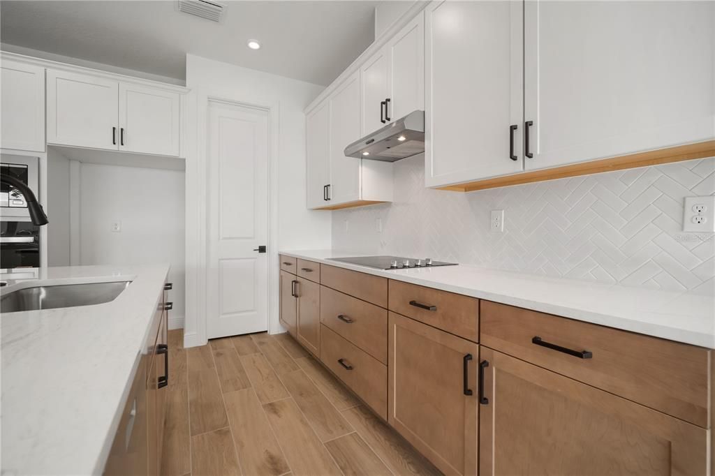 待售: $499,850 (3 贝兹, 3 浴室, 2046 平方英尺)