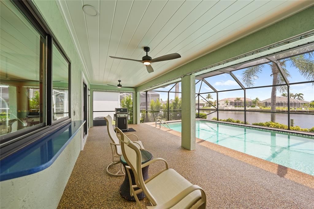 合同活跃: $599,000 (3 贝兹, 2 浴室, 2085 平方英尺)