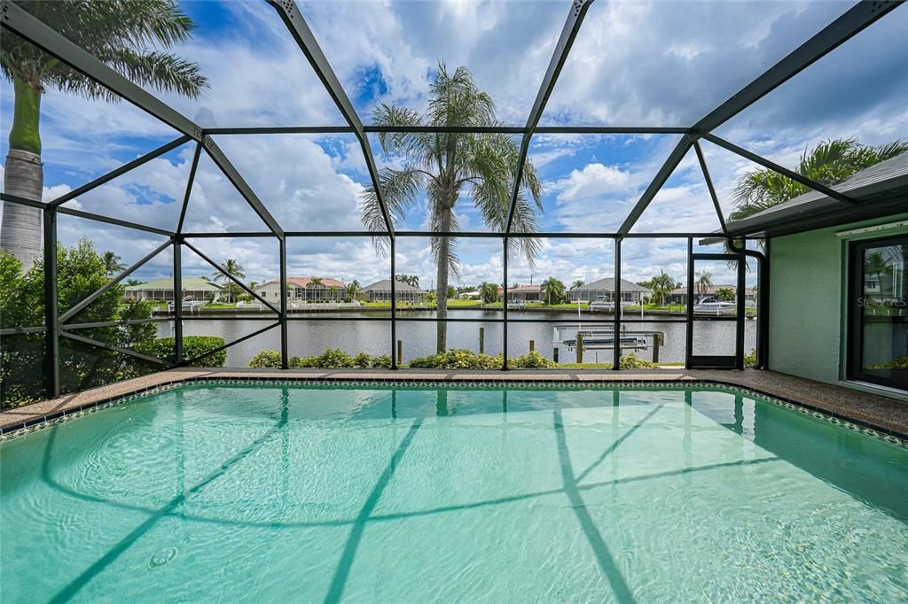 合同活跃: $599,000 (3 贝兹, 2 浴室, 2085 平方英尺)