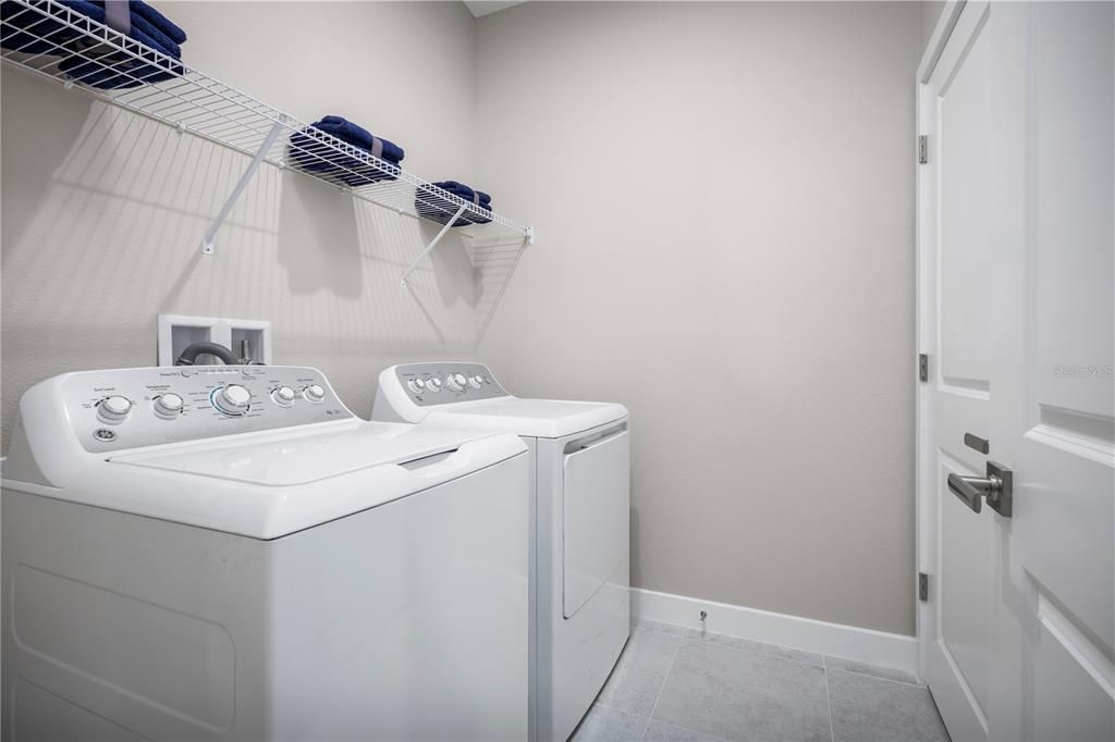 На продажу: $451,990 (4 спален, 2 ванн, 2201 Квадратных фут)