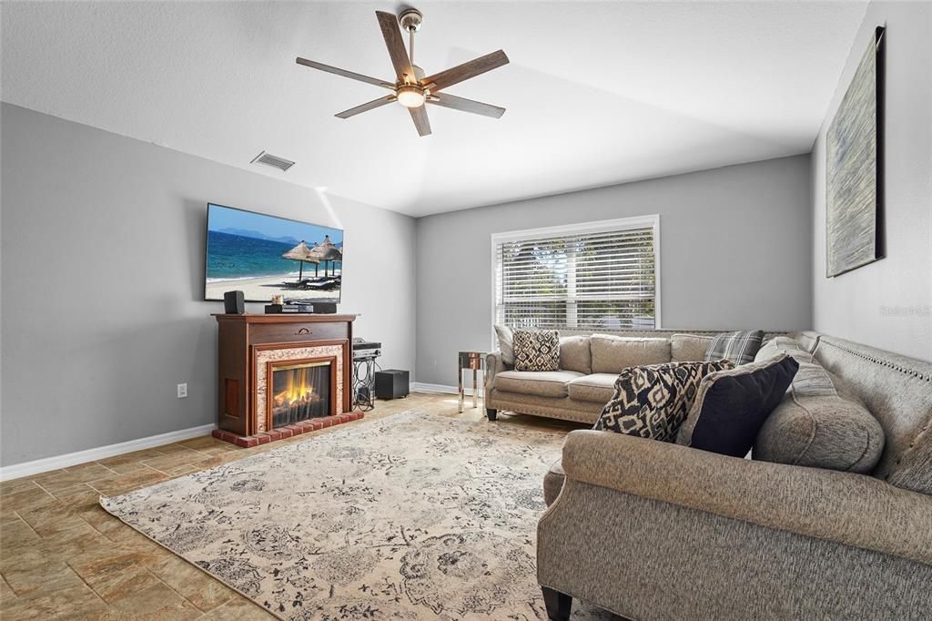 En Venta: $480,000 (3 camas, 2 baños, 1887 Pies cuadrados)