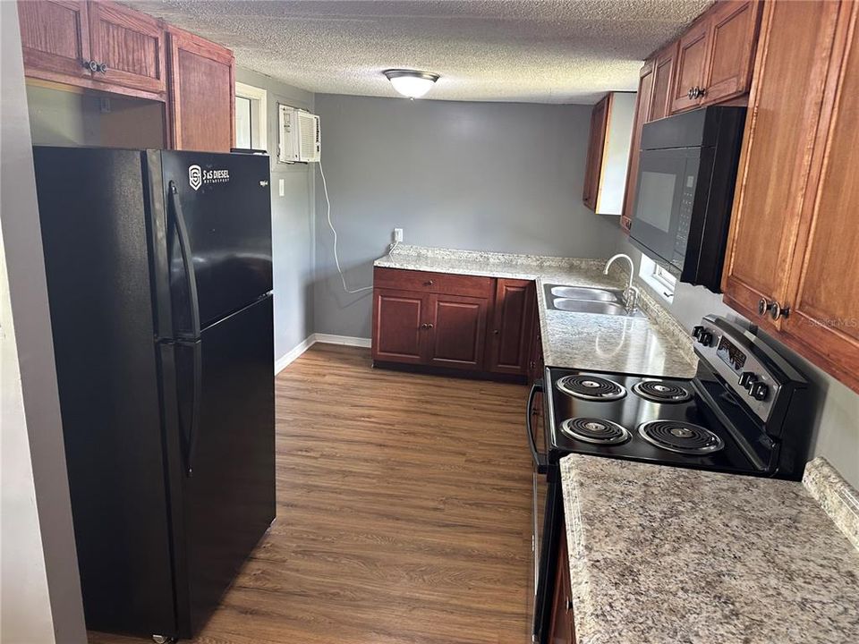 For Sale: $175,000 (3 beds, 1 baths, 1503 Square Feet)