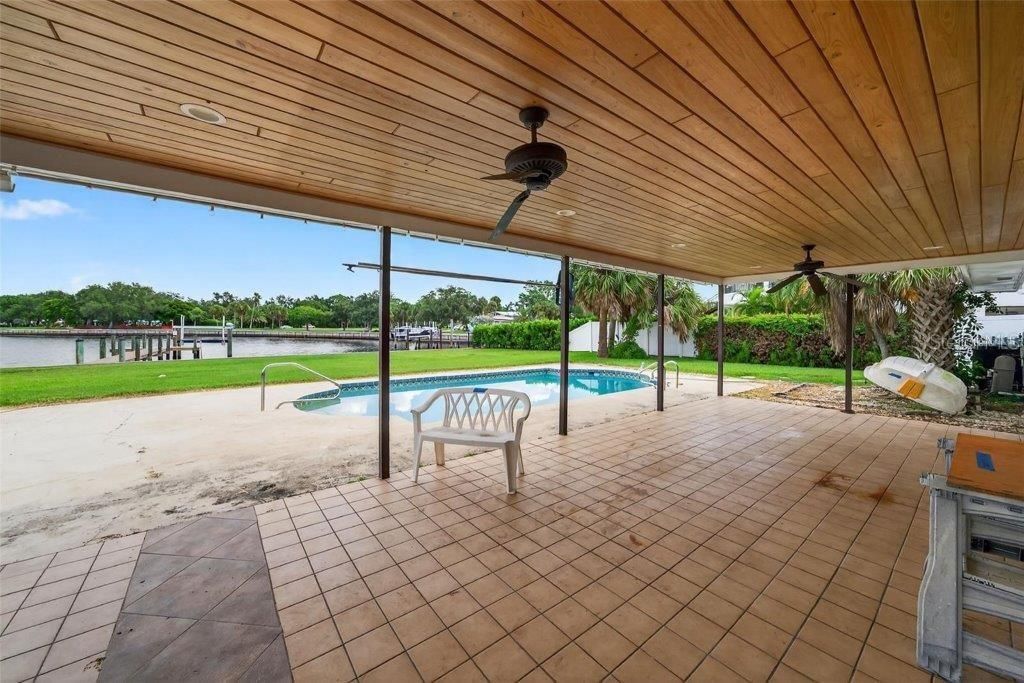 En Venta: $2,390,000 (0.38 acres)