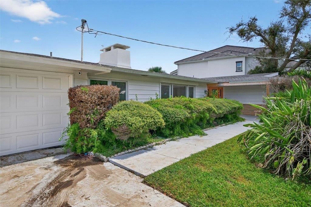 En Venta: $2,390,000 (0.38 acres)