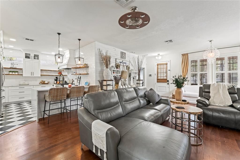 For Sale: $695,000 (6 beds, 4 baths, 3060 Square Feet)