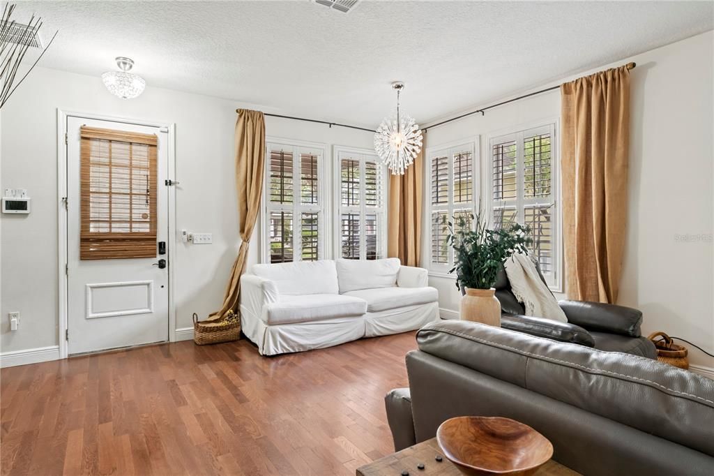 For Sale: $695,000 (6 beds, 4 baths, 3060 Square Feet)