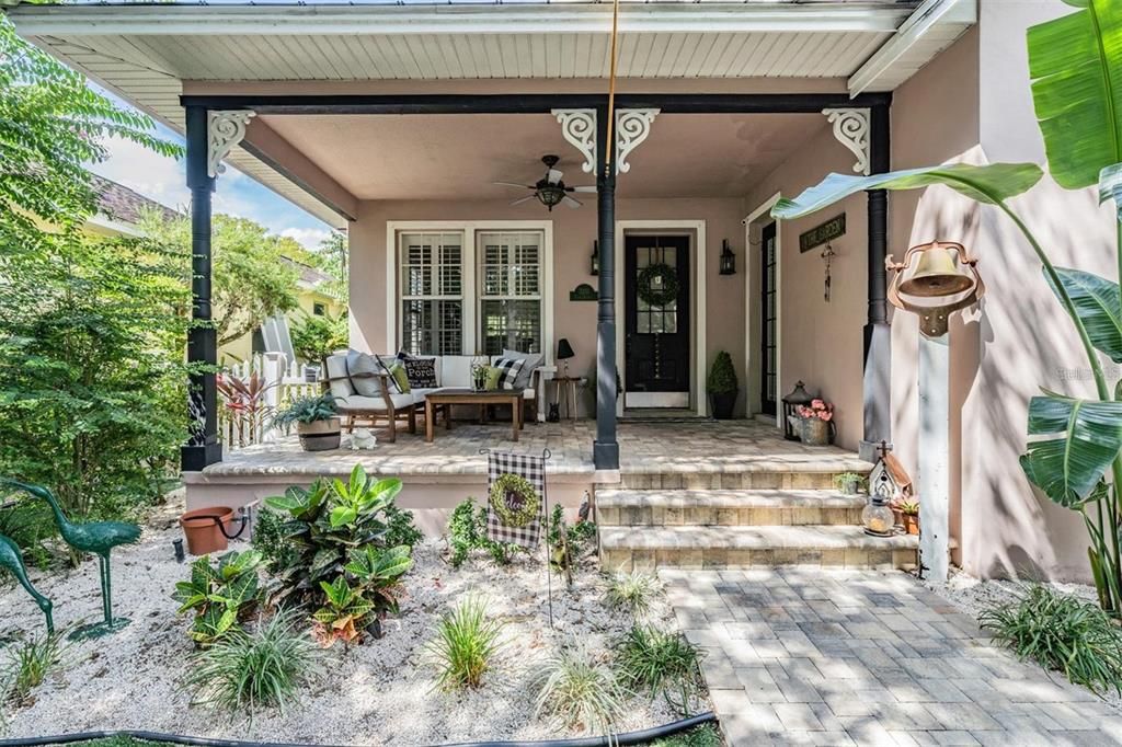 For Sale: $695,000 (6 beds, 4 baths, 3060 Square Feet)