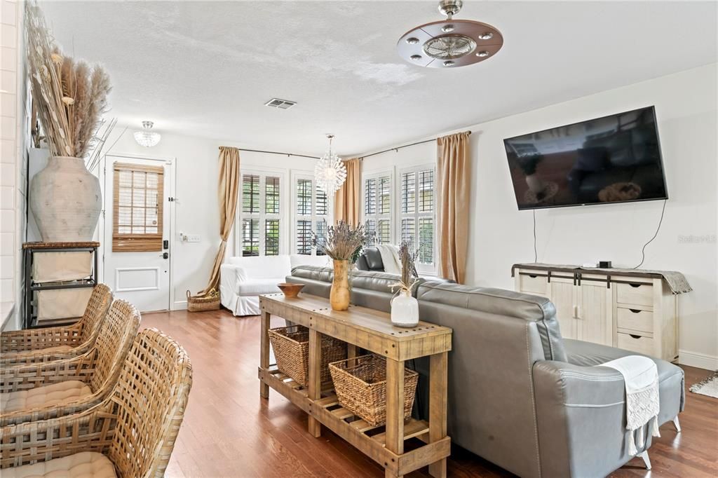 For Sale: $695,000 (6 beds, 4 baths, 3060 Square Feet)