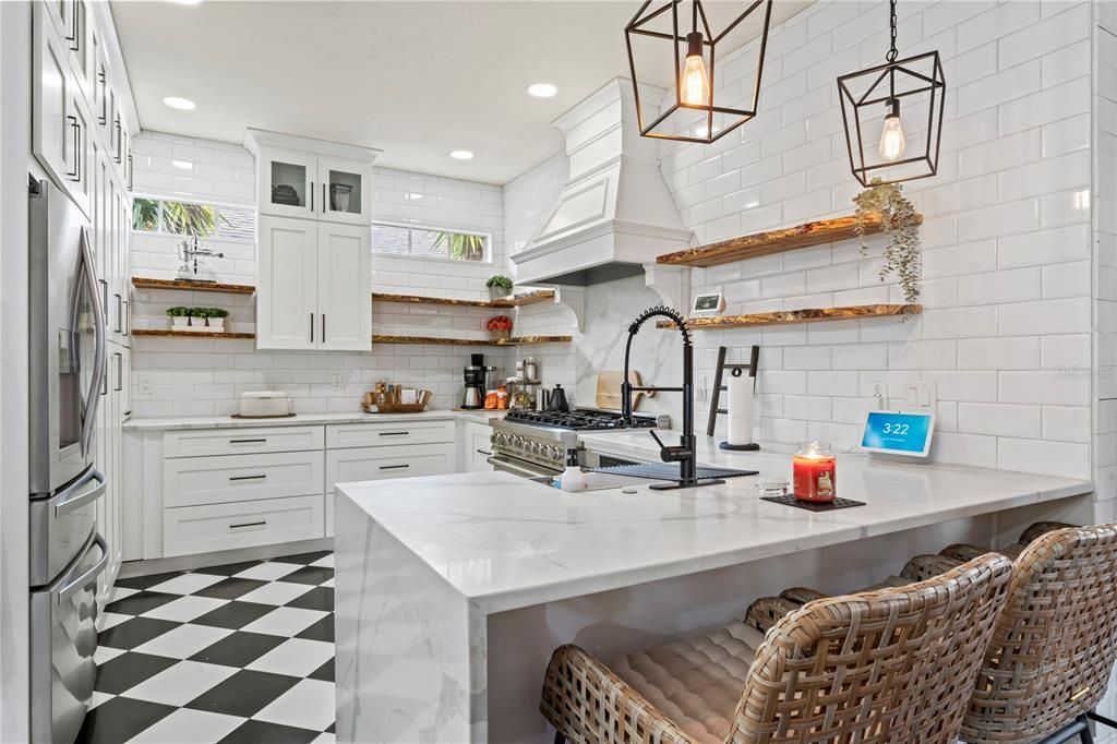 For Sale: $695,000 (6 beds, 4 baths, 3060 Square Feet)