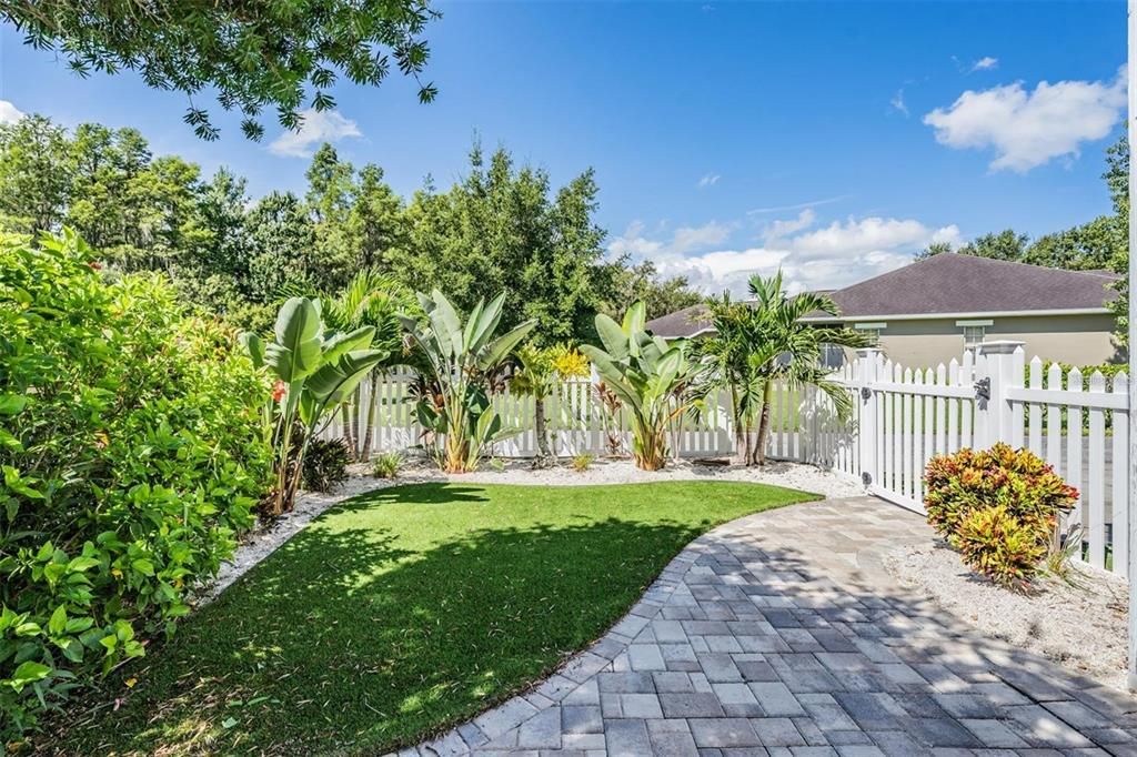 For Sale: $695,000 (6 beds, 4 baths, 3060 Square Feet)