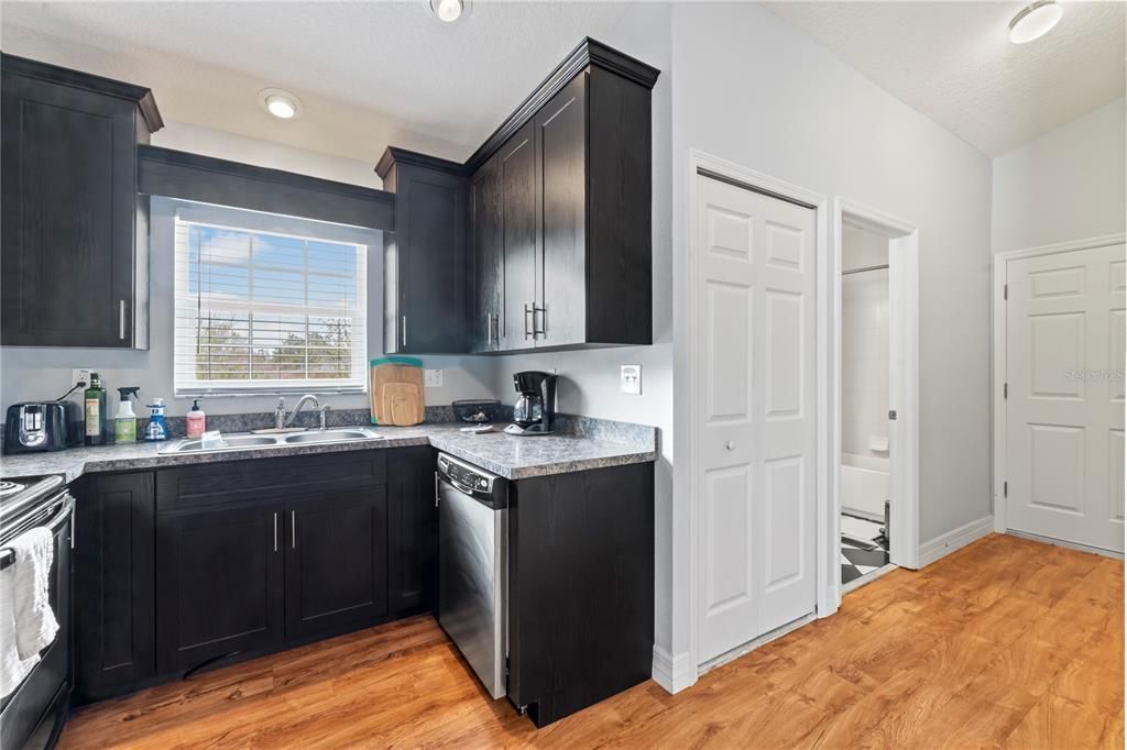 For Sale: $695,000 (6 beds, 4 baths, 3060 Square Feet)