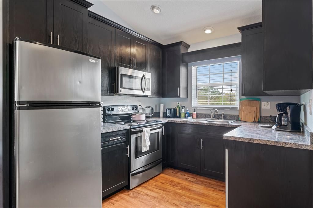 For Sale: $695,000 (6 beds, 4 baths, 3060 Square Feet)