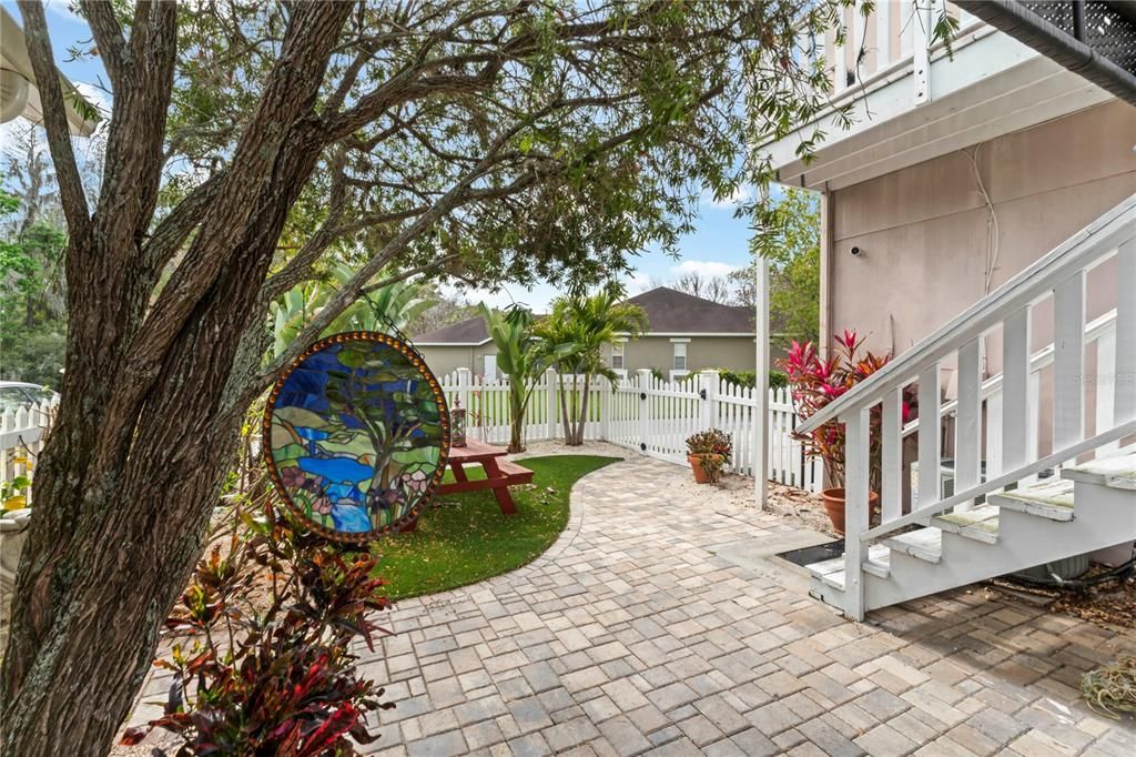 For Sale: $695,000 (6 beds, 4 baths, 3060 Square Feet)