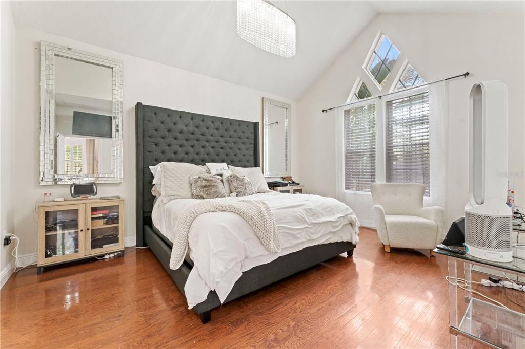 For Sale: $695,000 (6 beds, 4 baths, 3060 Square Feet)