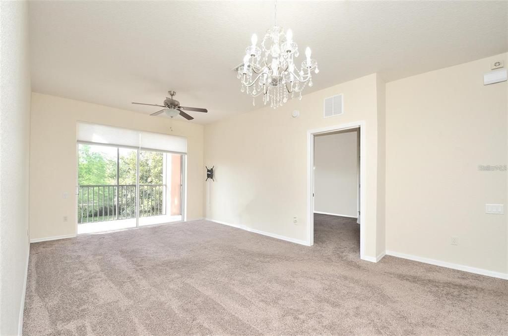 For Rent: $1,600 (2 beds, 2 baths, 1112 Square Feet)