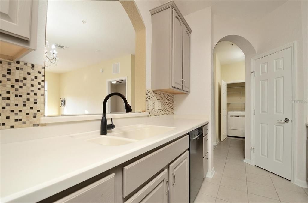 For Rent: $1,600 (2 beds, 2 baths, 1112 Square Feet)