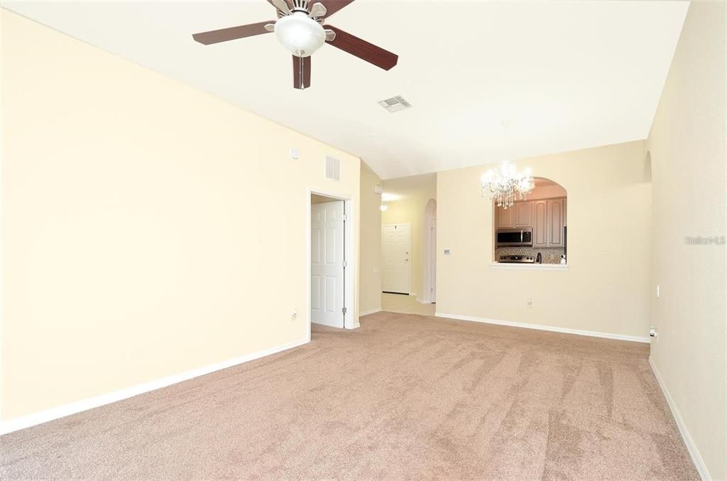 For Rent: $1,600 (2 beds, 2 baths, 1112 Square Feet)