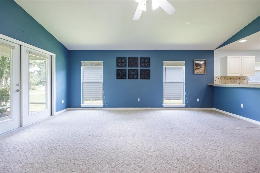 Active With Contract: $259,900 (3 beds, 2 baths, 1233 Square Feet)
