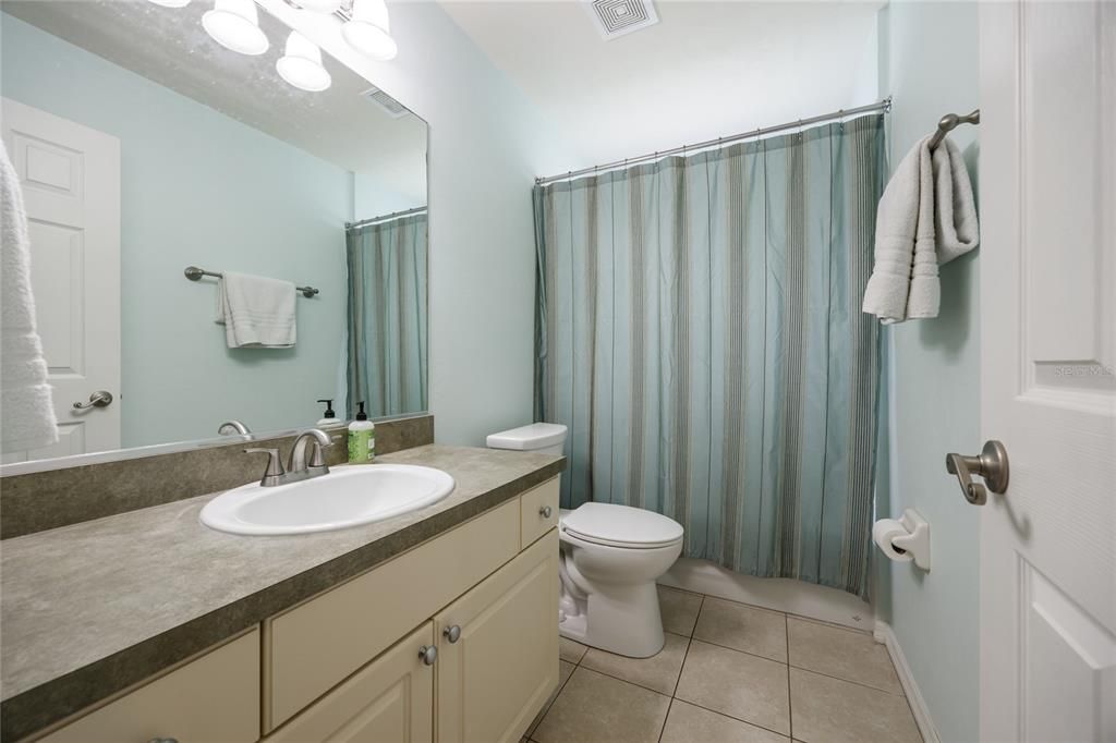 Active With Contract: $259,900 (3 beds, 2 baths, 1233 Square Feet)