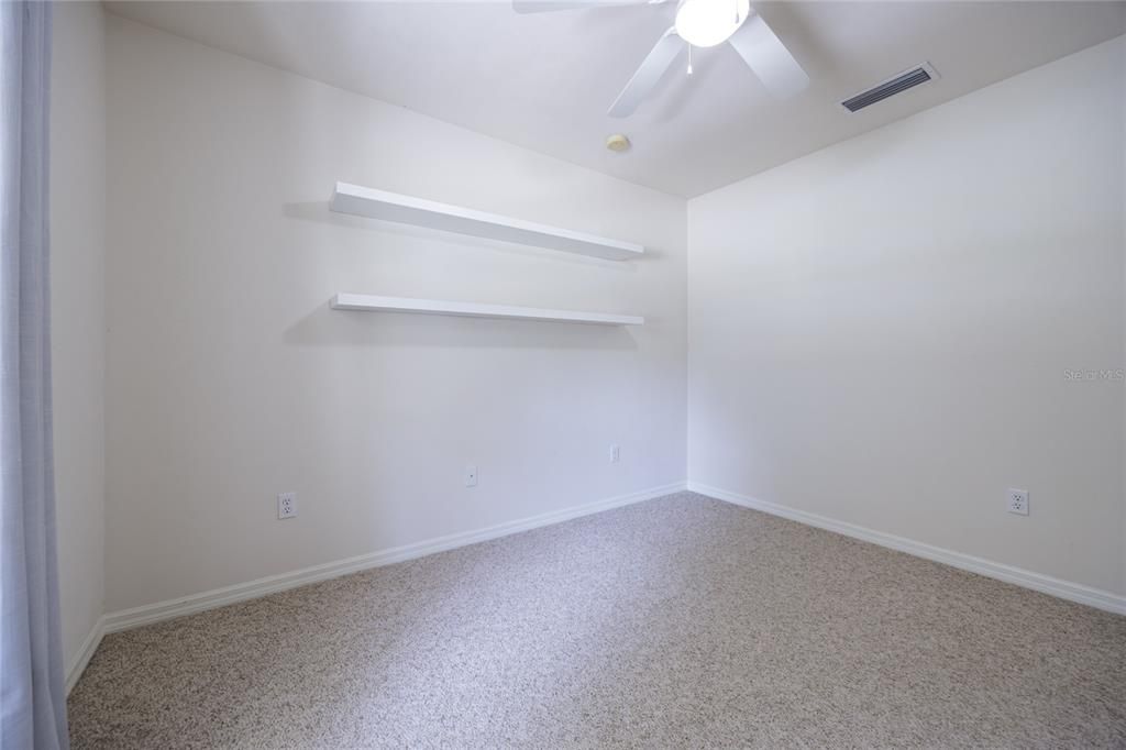 Active With Contract: $259,900 (3 beds, 2 baths, 1233 Square Feet)