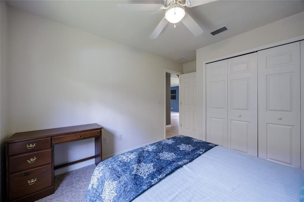 Active With Contract: $259,900 (3 beds, 2 baths, 1233 Square Feet)